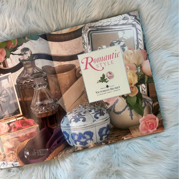 RARE Vintage Victoria’s Secret ‘90s Romantic Style Home Decor Hardcover Book - Picture 2 of 11